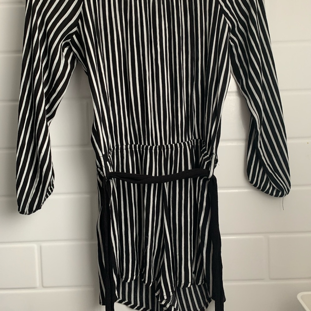 Striped romper🦋 - Picture 3 of 4